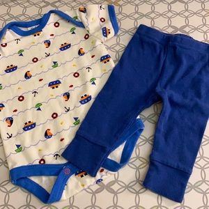 Boat Print Onesie Set. Size 0-3 Months